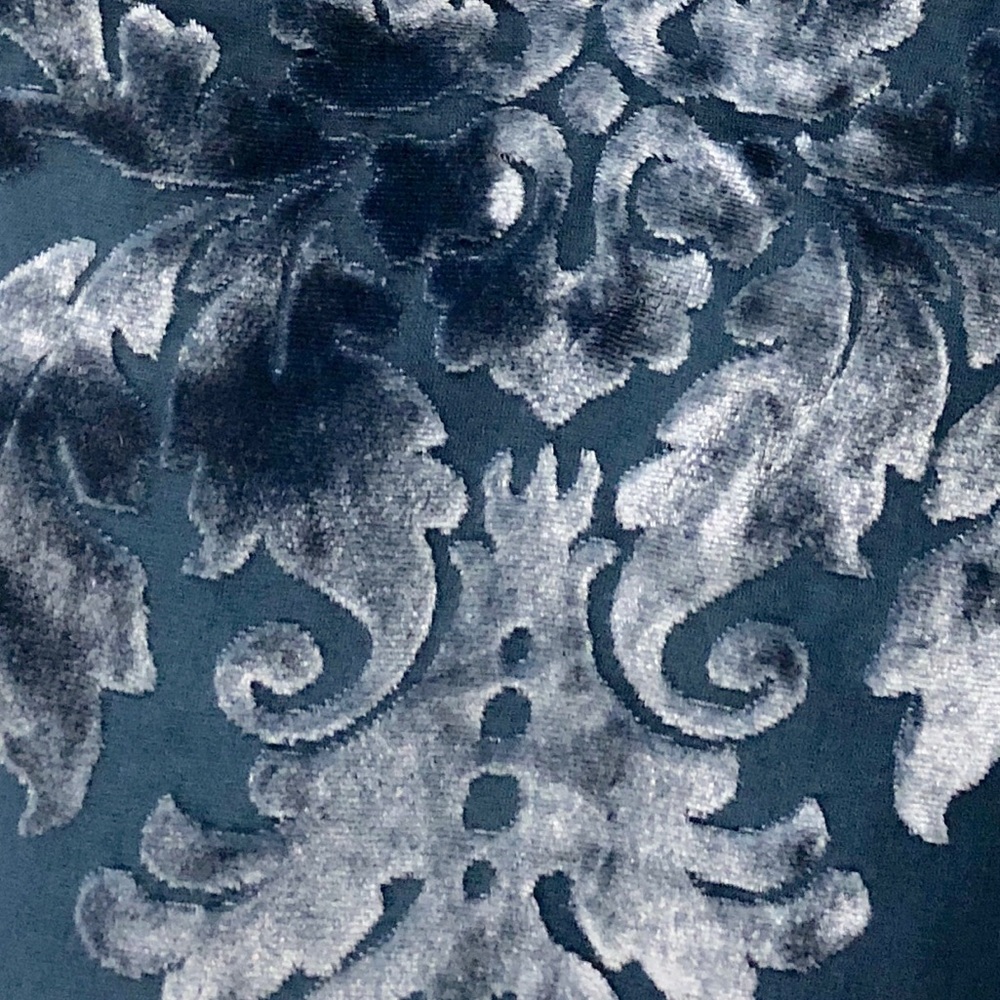 🍂🍁Blue Velvet White House Black Market Top - Picture 4 of 5